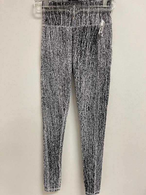 Athletic Leggings By Clothes Mentor In Black & White, Size: S